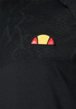 Ellesse MAESTRO TEE - T-shirt Imprimé - Black -Ellesse Boutique 1be22cac32ef4b74b55b9803f45cc931