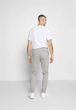 Ellesse NIORO - Pantalon De Survêtement - Grey 8 Ellesse NIORO - Pantalon De Survêtement - Grey -Ellesse Boutique 22685ae8759a4cd99abc1b1e024ed4b1