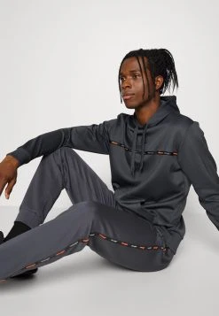 Ellesse RENSTO JOG SUIT - Survêtement - Dark Grey -Ellesse Boutique 29ba62bb9b5a4111a24f14fdf43f0f3d