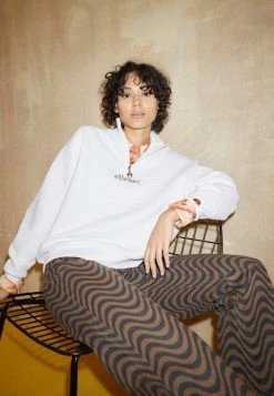 Ellesse CRATIC ZIP TRACK TOP - Sweatshirt - White -Ellesse Boutique 2b694cb70e2f4571b87b021c397dd66c