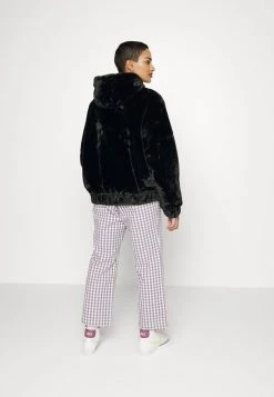 Ellesse GIOVANNA - Veste D'hiver - Black 12 Ellesse GIOVANNA - Veste D'hiver - Black -Ellesse Boutique 2d30087d4bf24600b422104ab196641c