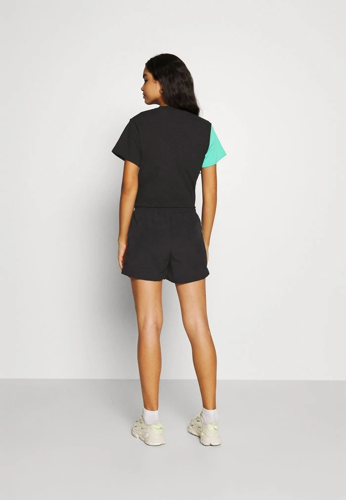 Ellesse POLLIE - Short - Multi 3 Ellesse POLLIE - Short - Multi – Image 3