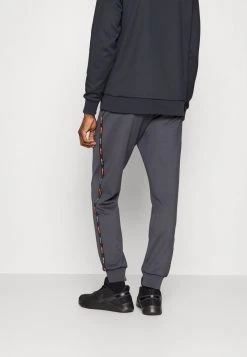 Ellesse RENSTO JOG SUIT - Survêtement - Dark Grey -Ellesse Boutique 6c35f88fa35b43b99cbe1d06ccc3301c