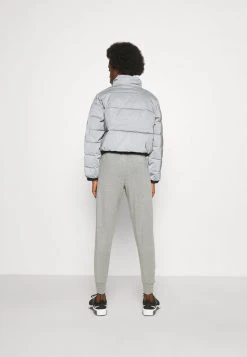 Ellesse CROPPED PUFFER JACKET - Veste D'hiver - Silver -Ellesse Boutique 7456b7e7ba664e7e89917c356f8115cb