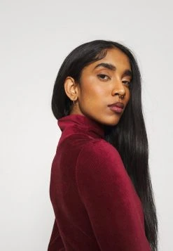 Ellesse LOISA - T-shirt à Manches Longues - Burgundy -Ellesse Boutique 9f06060781e249d4bccaaa38035a9b5a