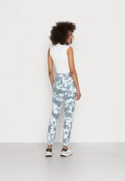 Ellesse HALLOULI TIE DYE JOG PANT - Pantalon De Survêtement - Tie Dye -Ellesse Boutique a9dbb2c1b170491999cf2ddf27f300a1