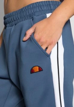Ellesse NERVET TRACK PANT - Pantalon De Survêtement - Blue 9 Ellesse NERVET TRACK PANT - Pantalon De Survêtement - Blue -Ellesse Boutique c394b76fb23e403ab452ce9c6ccf7a29