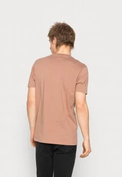 Ellesse RORRI - T-shirt Basique - Brown -Ellesse Boutique cee69218a8324d0fa823bfe237443bf7