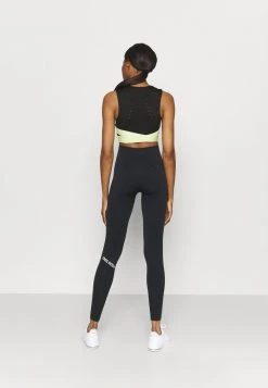 Ellesse TUTTAN CROP - Débardeur - Black -Ellesse Boutique d0b72820cb844feeb56c8b3dd92162a0