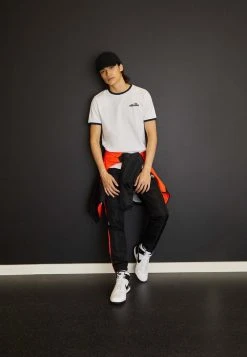 Ellesse BRIGHT UNISEX - Casquette - Black -Ellesse Boutique d58da1a8f55845bea8e6a0ac428a9644