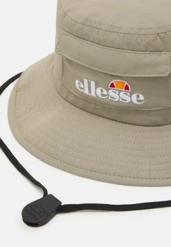 Ellesse SOLLI BUCKET HAT UNISEX - Chapeau - Khaki -Ellesse Boutique e32c973d04694bb58002d8dfa2a457d4