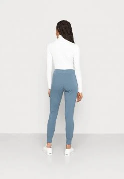Ellesse FRIVOLA PANT - Pantalon De Survêtement - Blue -Ellesse Boutique e8589fabf153459ba1aa51b71d368645